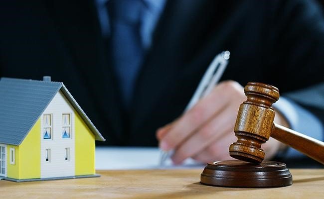 Real Estate Litigator